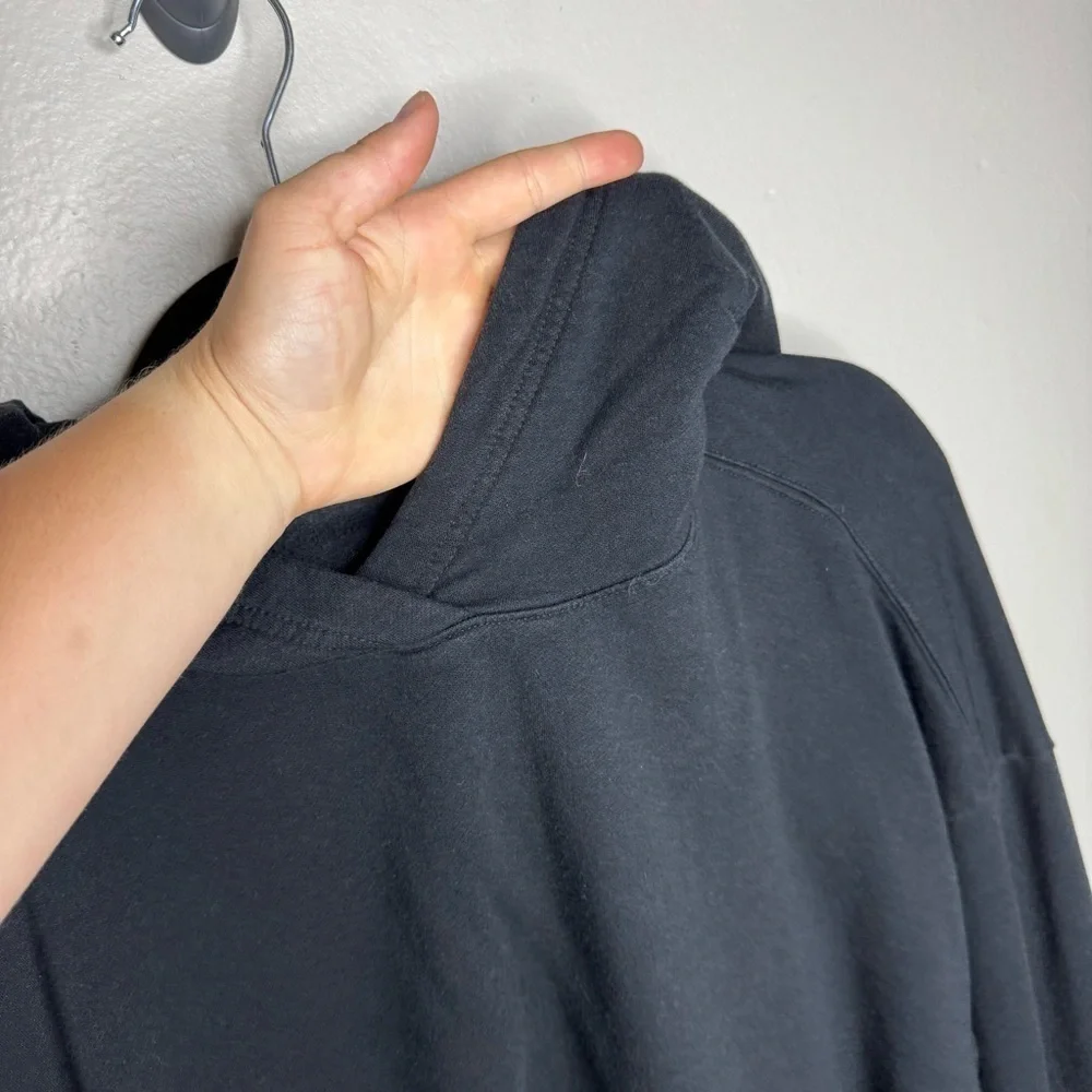 Nike Yoga Luxe Women's Cropped Fleece Hoodie in Black